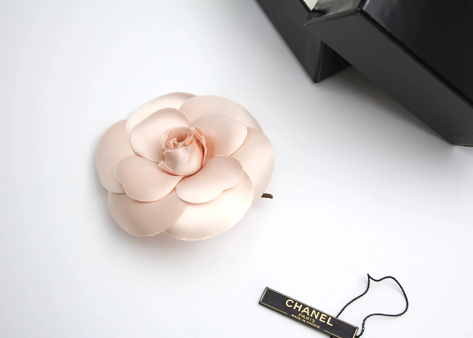 Vintage Chanel 81 85 Champagne Pink Camellia Silk Brooch