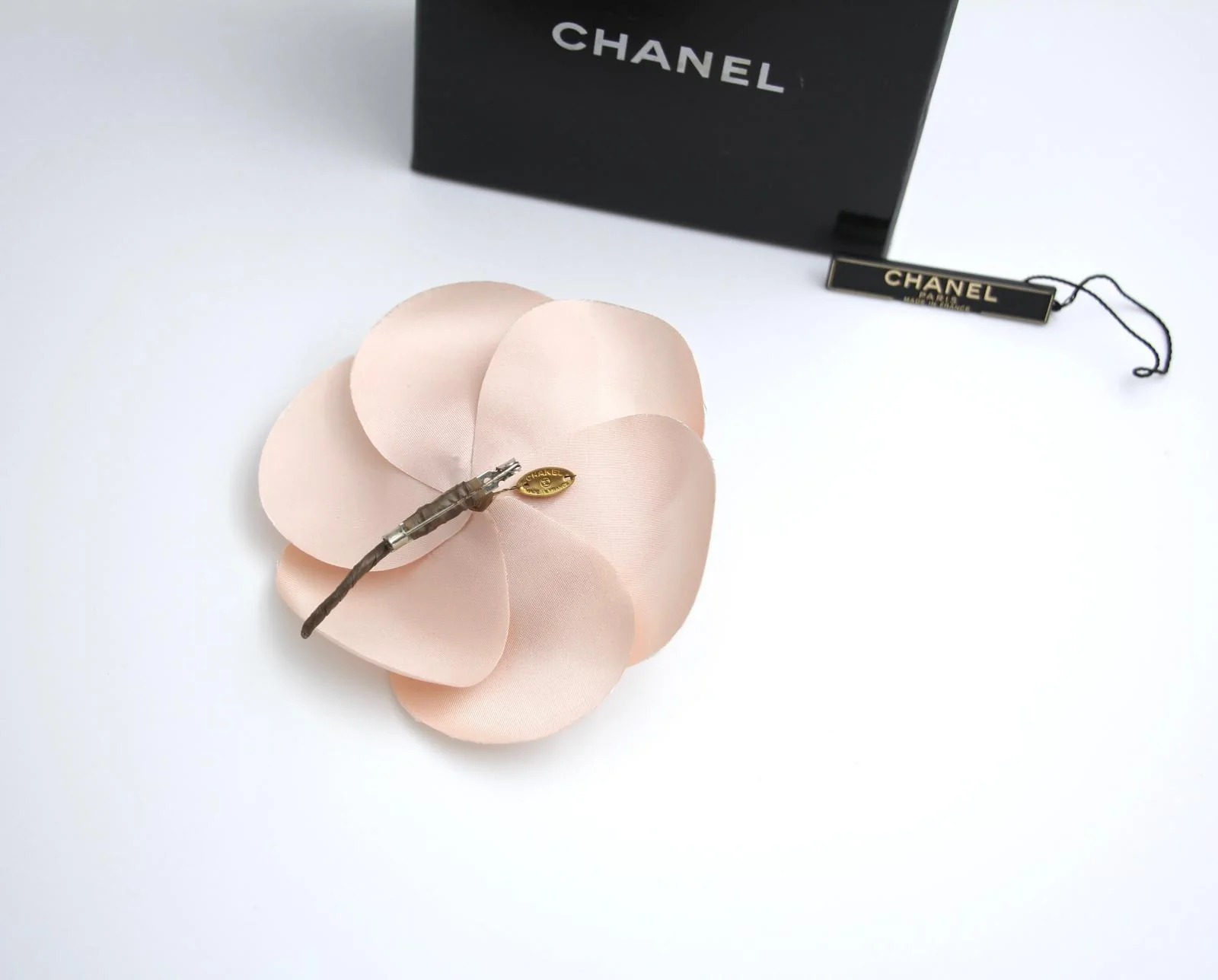 Vintage Chanel 81 85 Champagne Pink Camellia Silk Brooch - Image 10