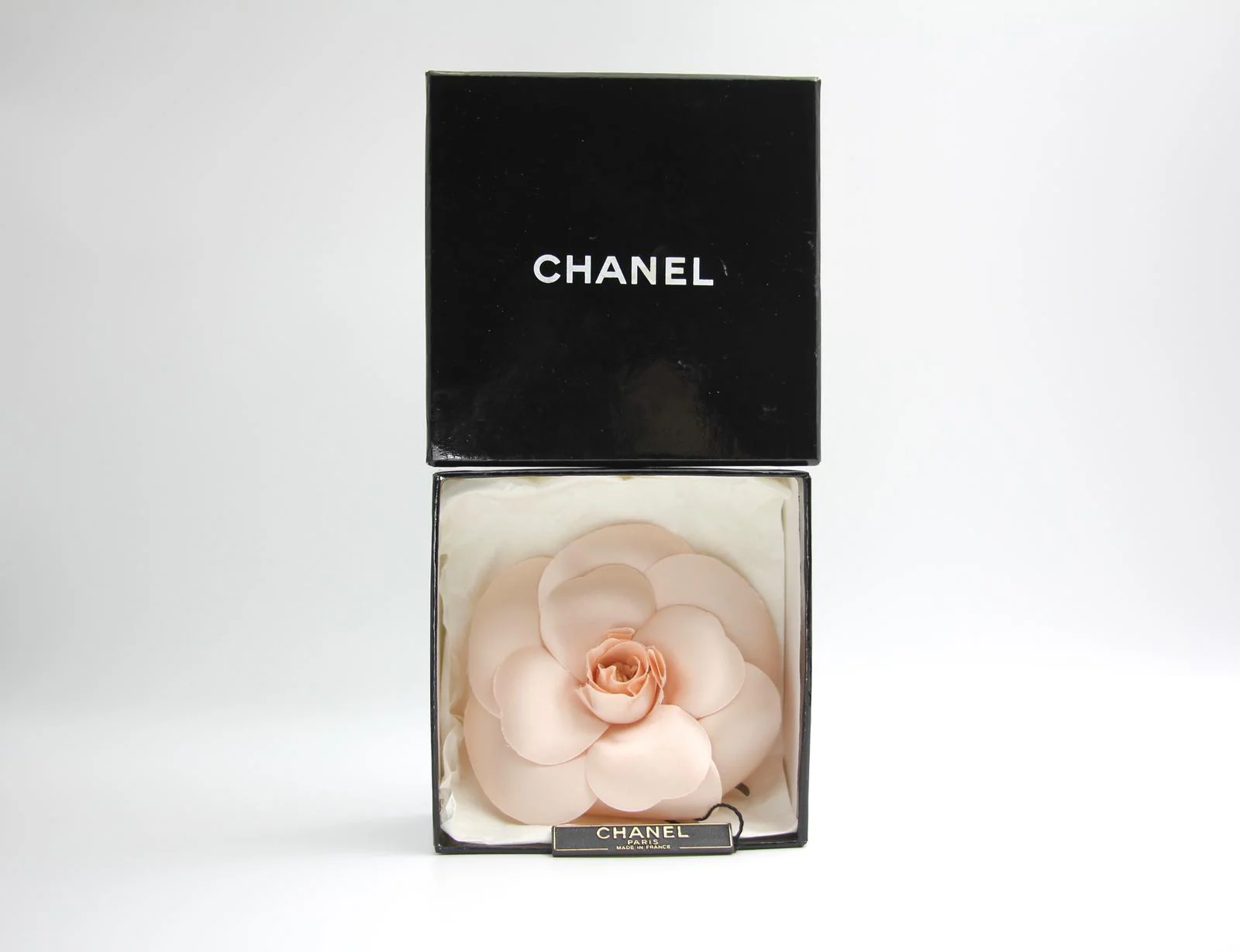 Vintage Chanel 81 85 Champagne Pink Camellia Silk Brooch - Image 6