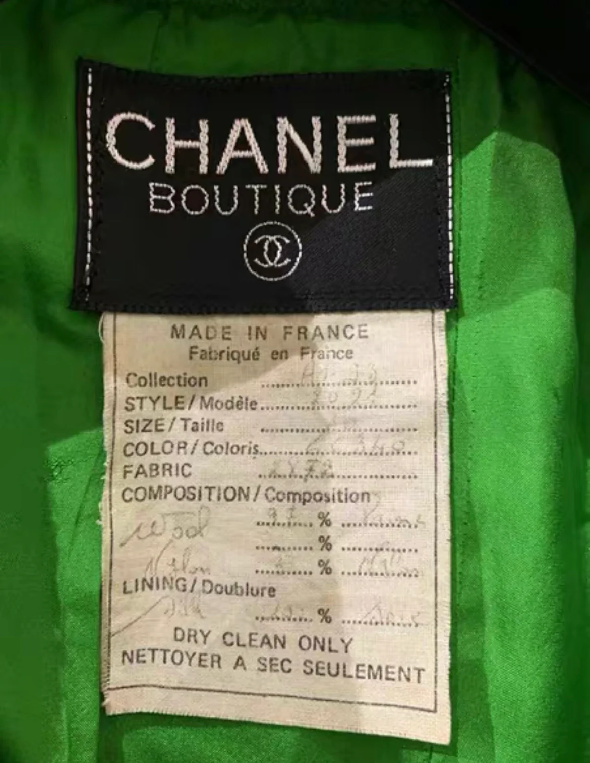 Vintage Chanel 93A Green runway jacket size 40 - Image 3