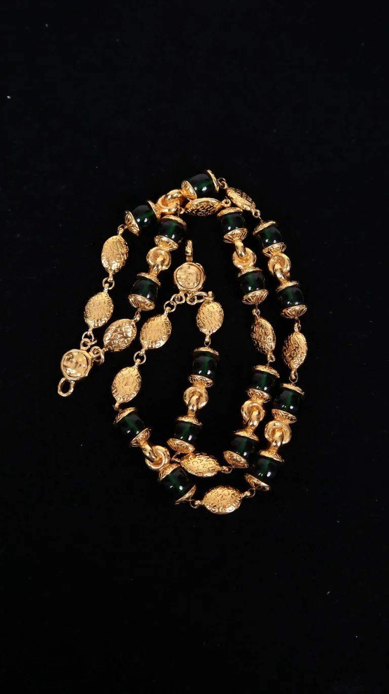 Vintage Chanel Emerald Green Glass and Plain Gold Long Necklace/Sweater Chain - Image 2