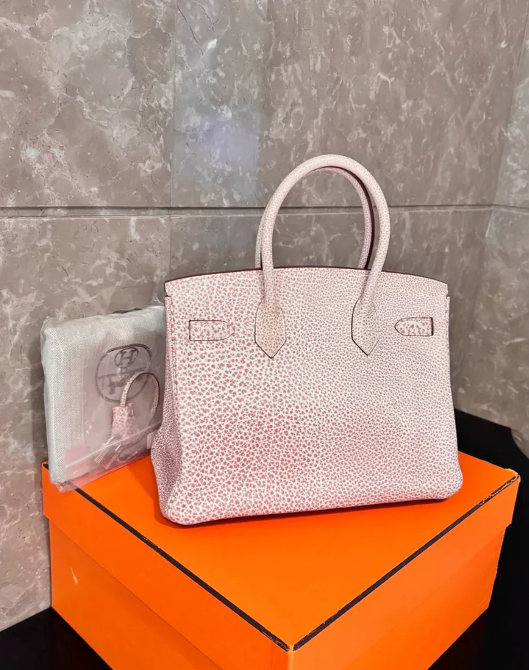 Vintage Hermès Birkin 30 Pink Dalmatian Buffalo Palladium Hardware - Image 2